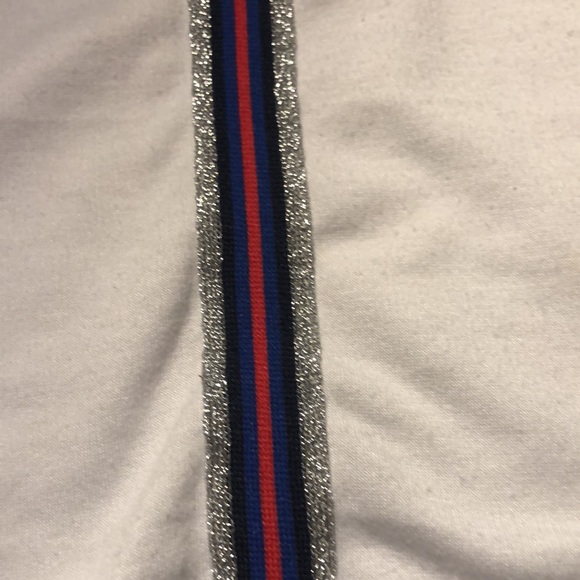 Cute white tee with pretty detailing on the back! - Picture 4 of 4